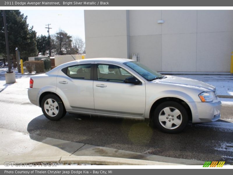 Bright Silver Metallic / Black 2011 Dodge Avenger Mainstreet