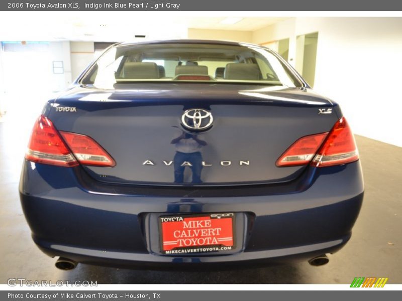 Indigo Ink Blue Pearl / Light Gray 2006 Toyota Avalon XLS