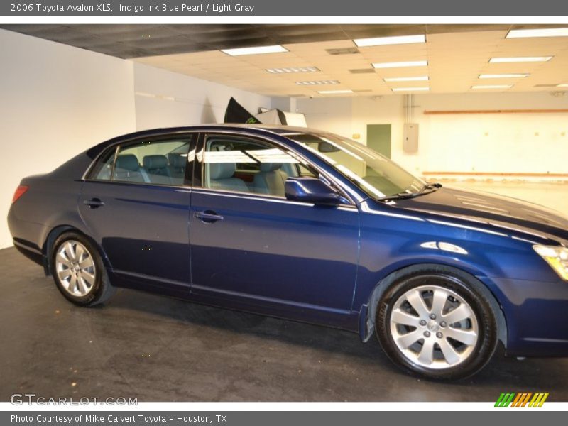 Indigo Ink Blue Pearl / Light Gray 2006 Toyota Avalon XLS