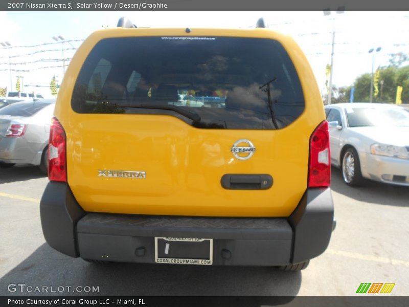 Solar Yellow / Desert/Graphite 2007 Nissan Xterra S