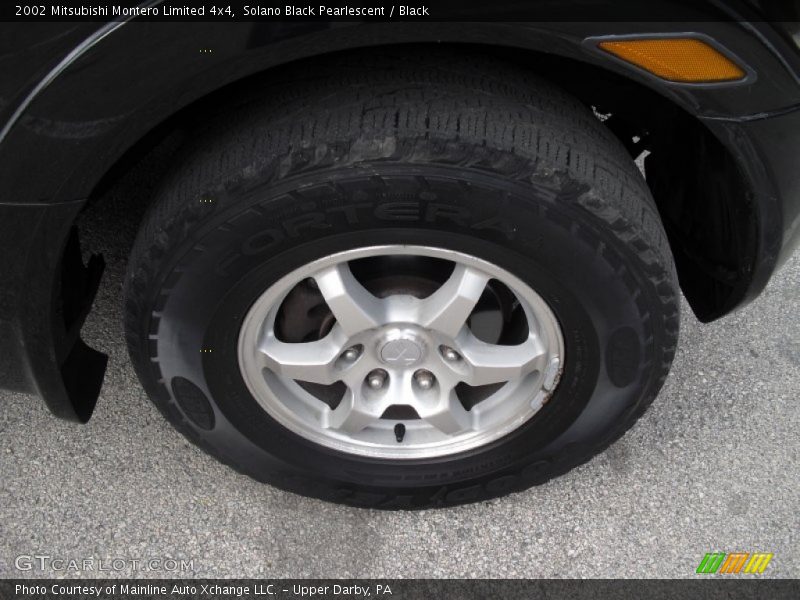 Solano Black Pearlescent / Black 2002 Mitsubishi Montero Limited 4x4