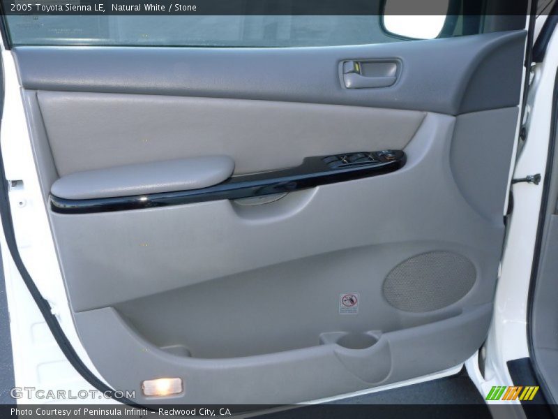 Natural White / Stone 2005 Toyota Sienna LE