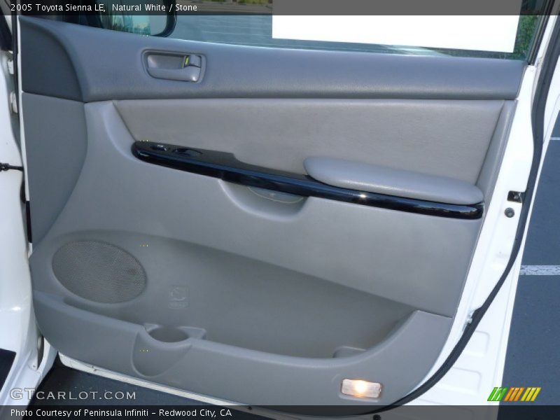 Natural White / Stone 2005 Toyota Sienna LE