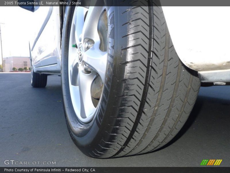 Natural White / Stone 2005 Toyota Sienna LE