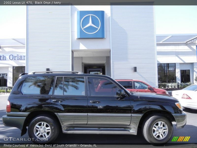 Black Onyx / Ivory 2002 Lexus LX 470