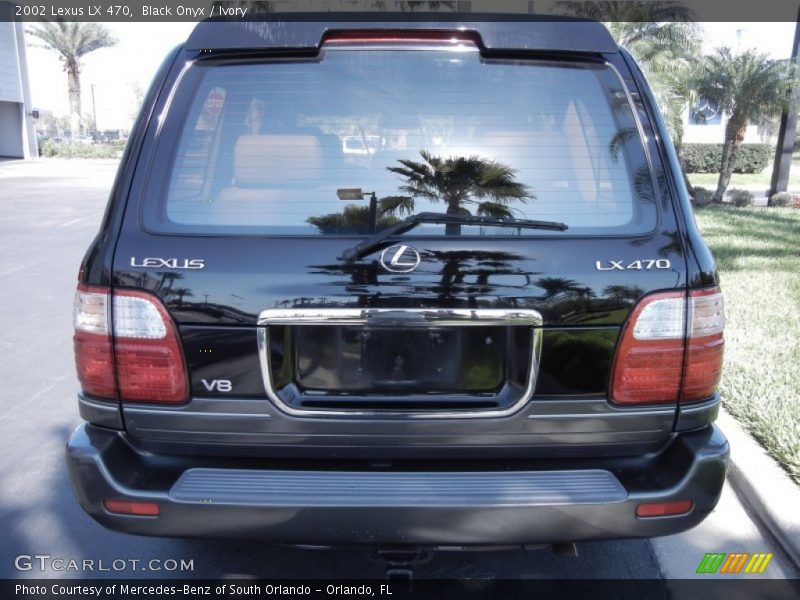 Black Onyx / Ivory 2002 Lexus LX 470