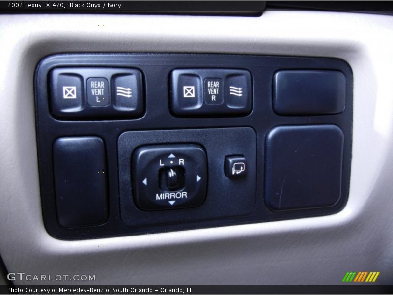 Black Onyx / Ivory 2002 Lexus LX 470