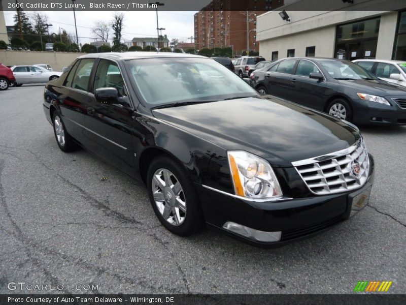 Black Raven / Titanium 2006 Cadillac DTS Luxury