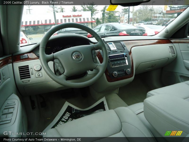 Black Raven / Titanium 2006 Cadillac DTS Luxury