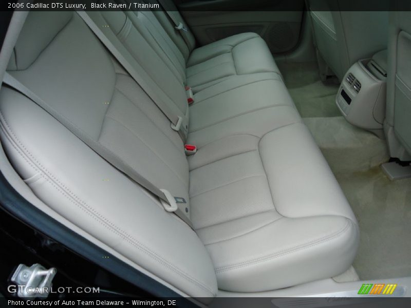 Black Raven / Titanium 2006 Cadillac DTS Luxury