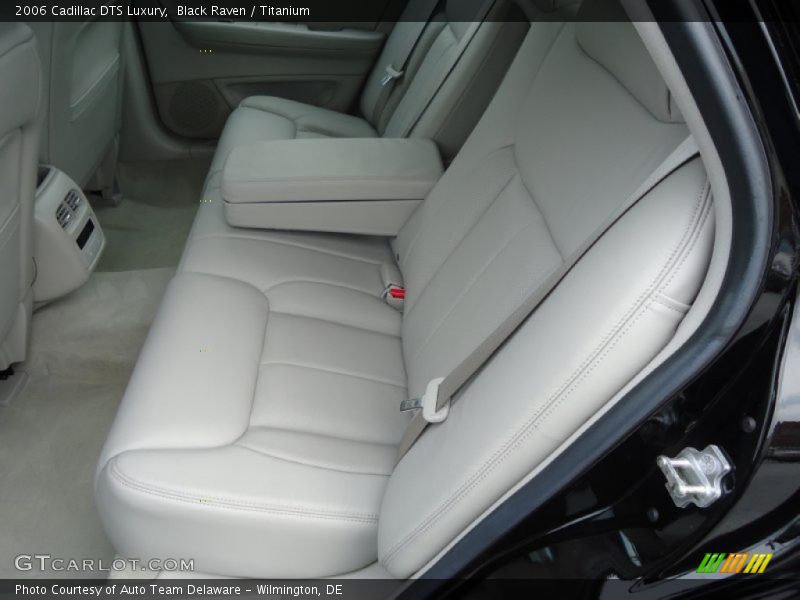 Black Raven / Titanium 2006 Cadillac DTS Luxury
