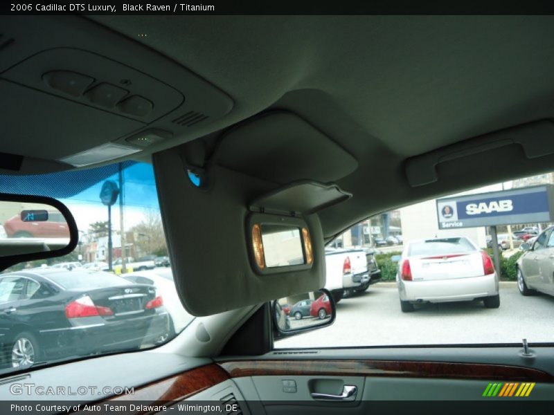 Black Raven / Titanium 2006 Cadillac DTS Luxury