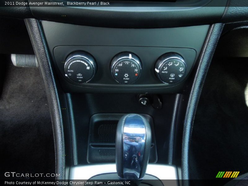 Blackberry Pearl / Black 2011 Dodge Avenger Mainstreet