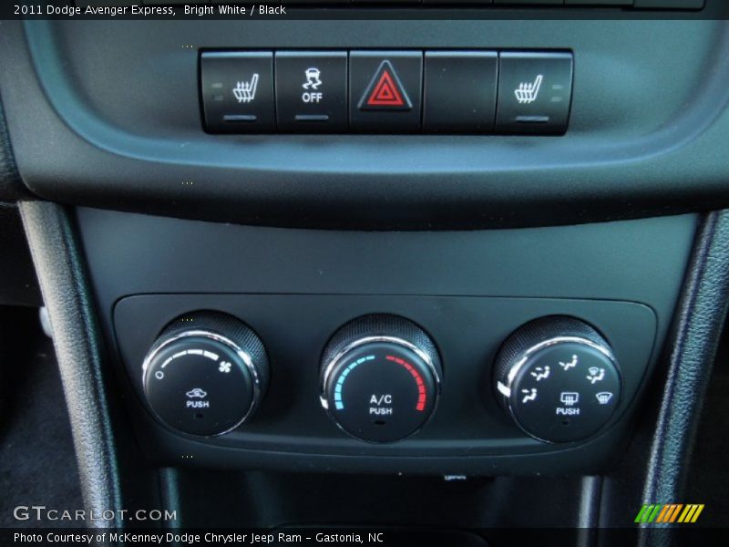 Bright White / Black 2011 Dodge Avenger Express