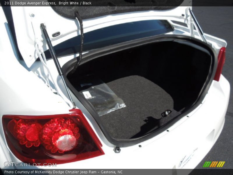 Bright White / Black 2011 Dodge Avenger Express
