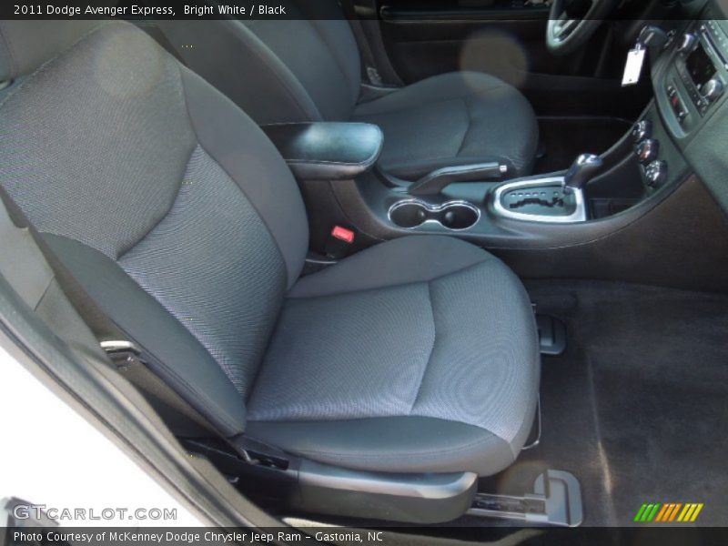 Bright White / Black 2011 Dodge Avenger Express