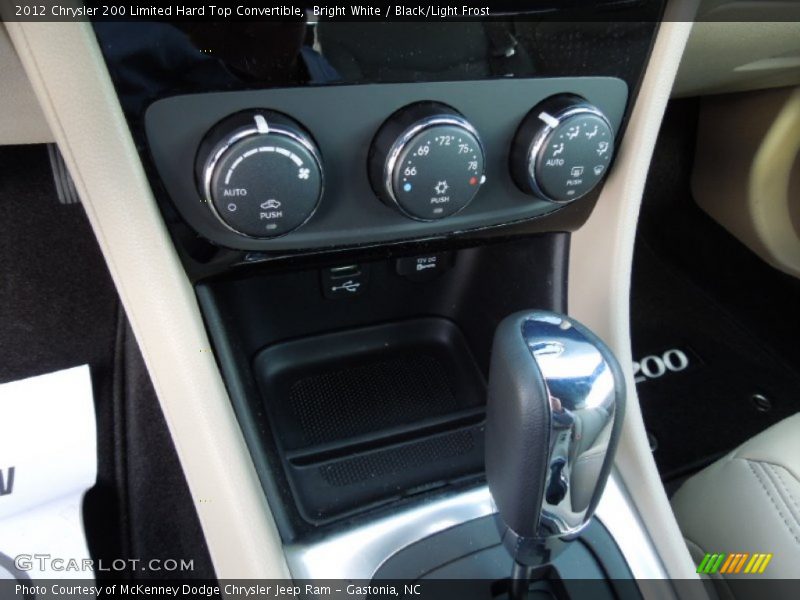 Bright White / Black/Light Frost 2012 Chrysler 200 Limited Hard Top Convertible