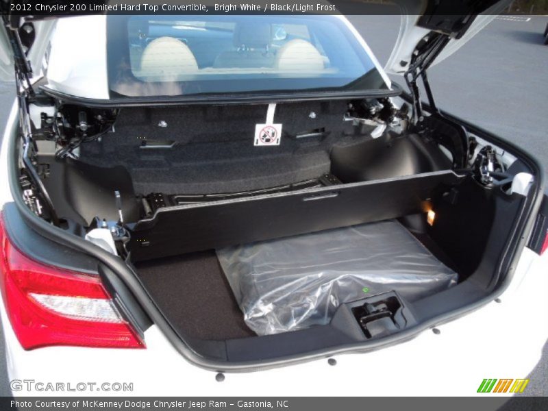 Bright White / Black/Light Frost 2012 Chrysler 200 Limited Hard Top Convertible