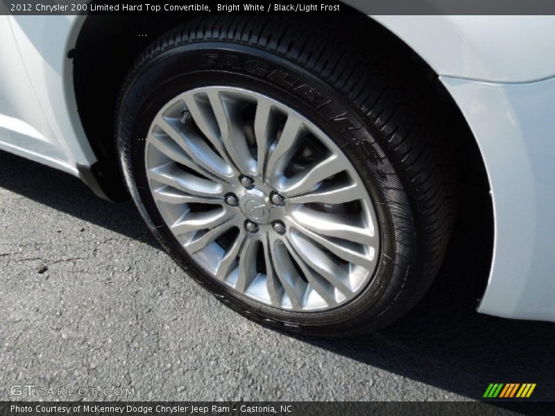 Bright White / Black/Light Frost 2012 Chrysler 200 Limited Hard Top Convertible