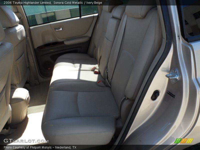 Sonora Gold Metallic / Ivory Beige 2006 Toyota Highlander Limited