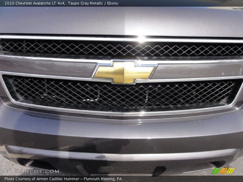 Taupe Gray Metallic / Ebony 2010 Chevrolet Avalanche LT 4x4