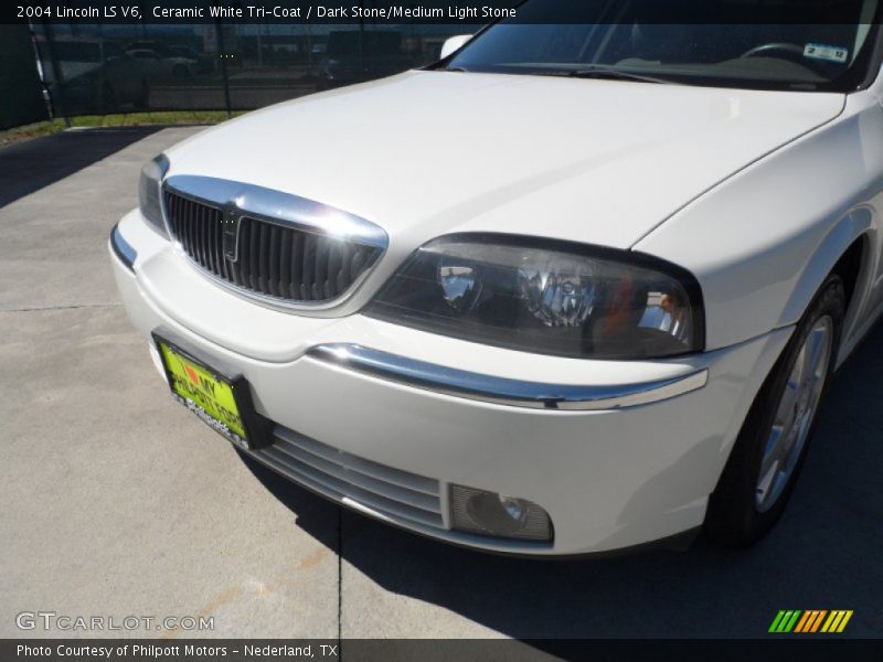 Ceramic White Tri-Coat / Dark Stone/Medium Light Stone 2004 Lincoln LS V6