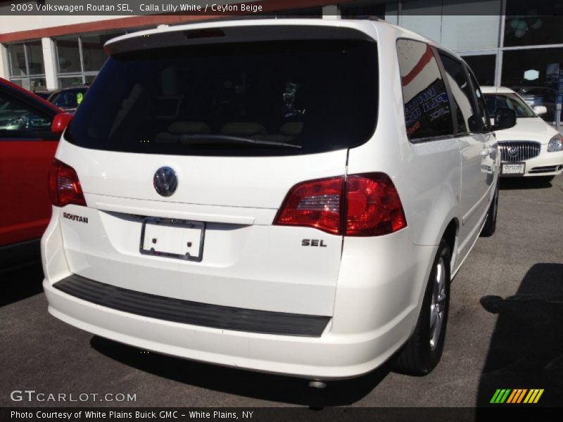 Calla Lilly White / Ceylon Beige 2009 Volkswagen Routan SEL