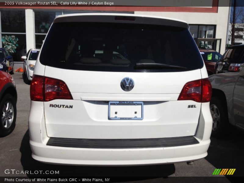 Calla Lilly White / Ceylon Beige 2009 Volkswagen Routan SEL