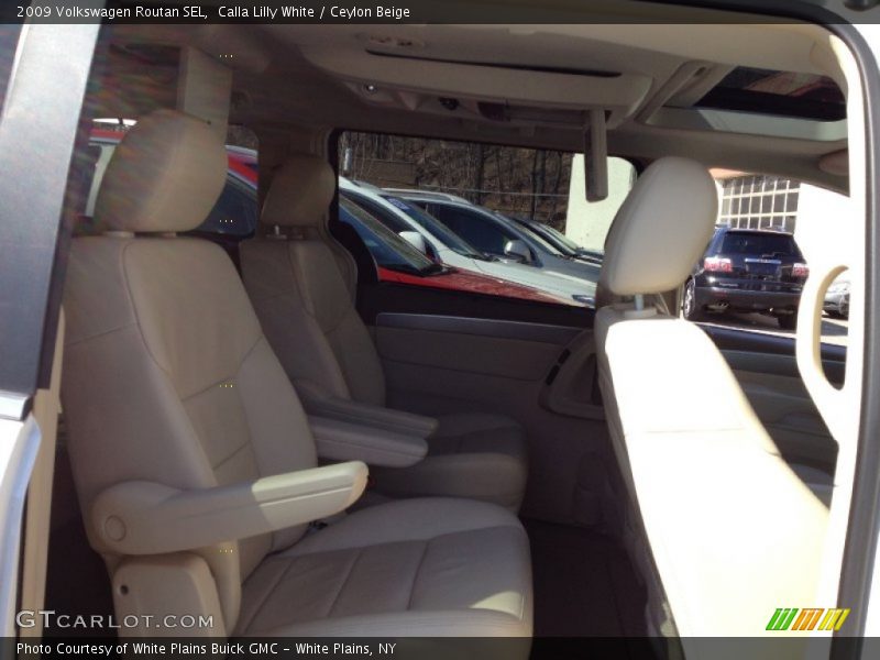 Calla Lilly White / Ceylon Beige 2009 Volkswagen Routan SEL