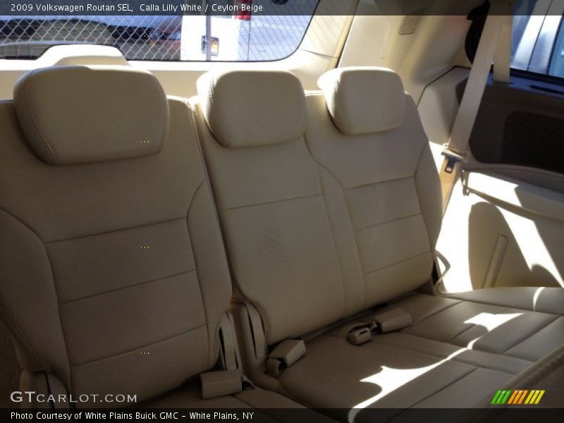 Calla Lilly White / Ceylon Beige 2009 Volkswagen Routan SEL