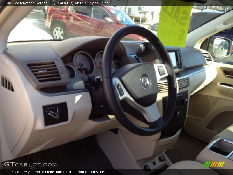 Calla Lilly White / Ceylon Beige 2009 Volkswagen Routan SEL