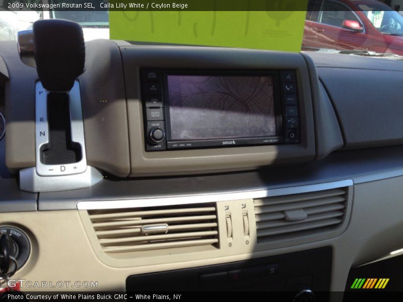 Calla Lilly White / Ceylon Beige 2009 Volkswagen Routan SEL