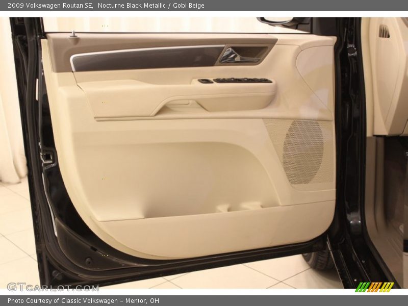 Nocturne Black Metallic / Gobi Beige 2009 Volkswagen Routan SE