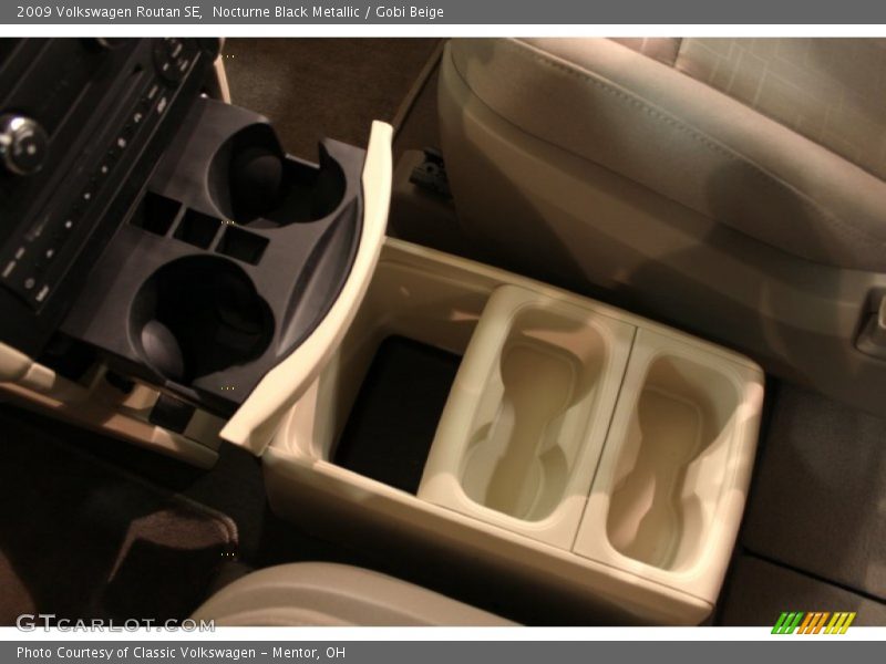 Nocturne Black Metallic / Gobi Beige 2009 Volkswagen Routan SE