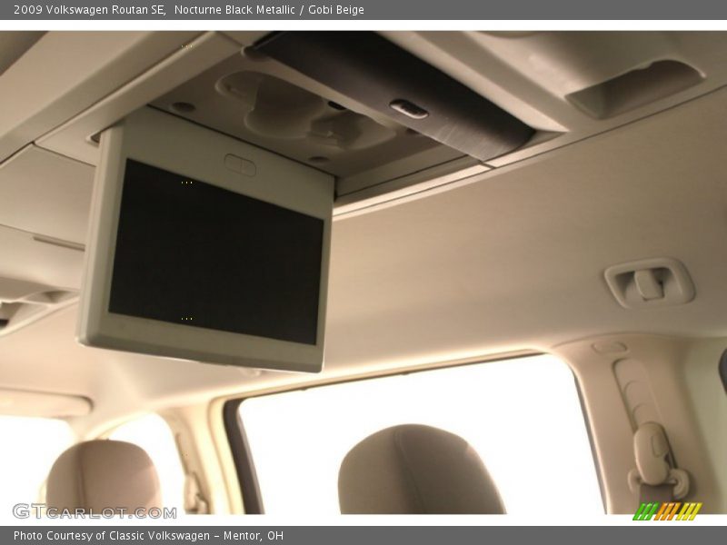 Nocturne Black Metallic / Gobi Beige 2009 Volkswagen Routan SE