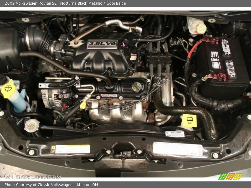 Nocturne Black Metallic / Gobi Beige 2009 Volkswagen Routan SE