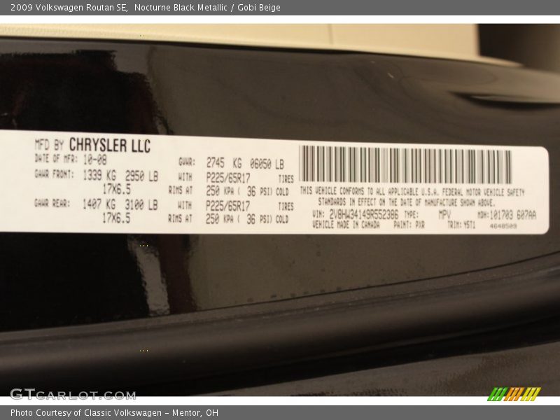 Nocturne Black Metallic / Gobi Beige 2009 Volkswagen Routan SE