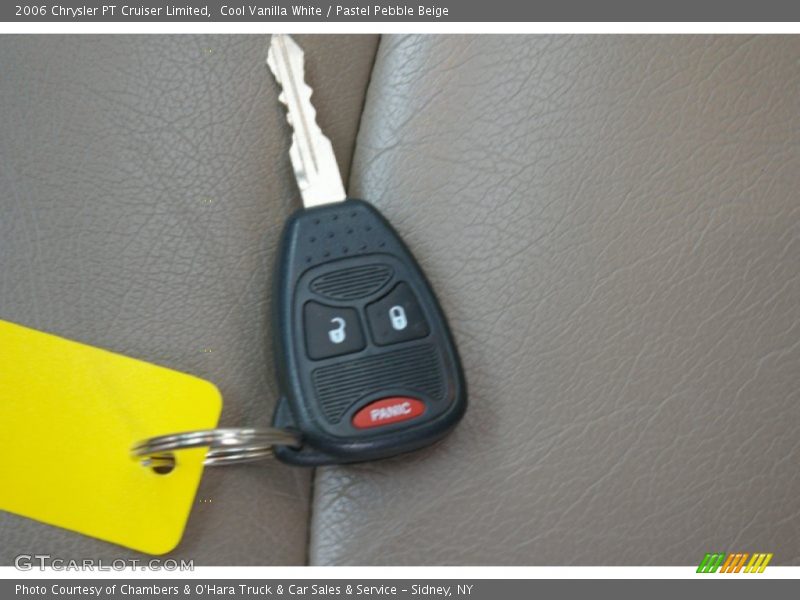 Cool Vanilla White / Pastel Pebble Beige 2006 Chrysler PT Cruiser Limited