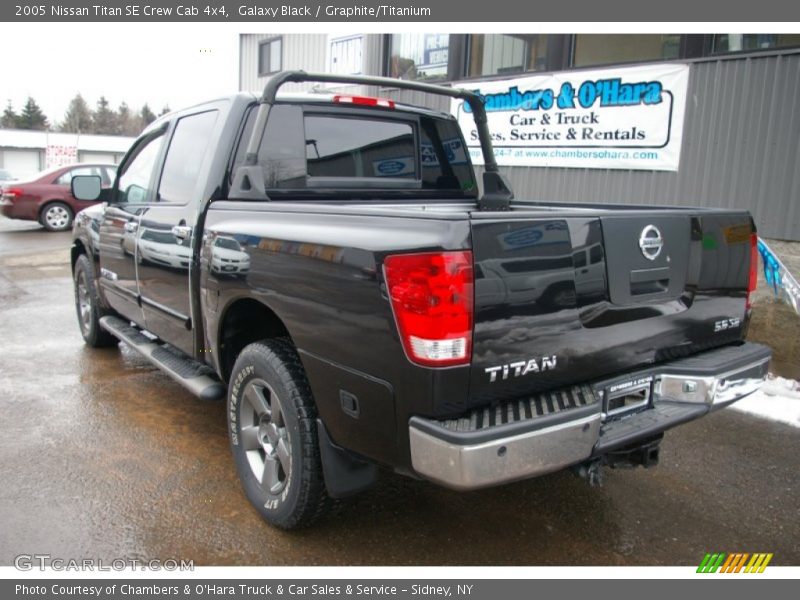 Galaxy Black / Graphite/Titanium 2005 Nissan Titan SE Crew Cab 4x4