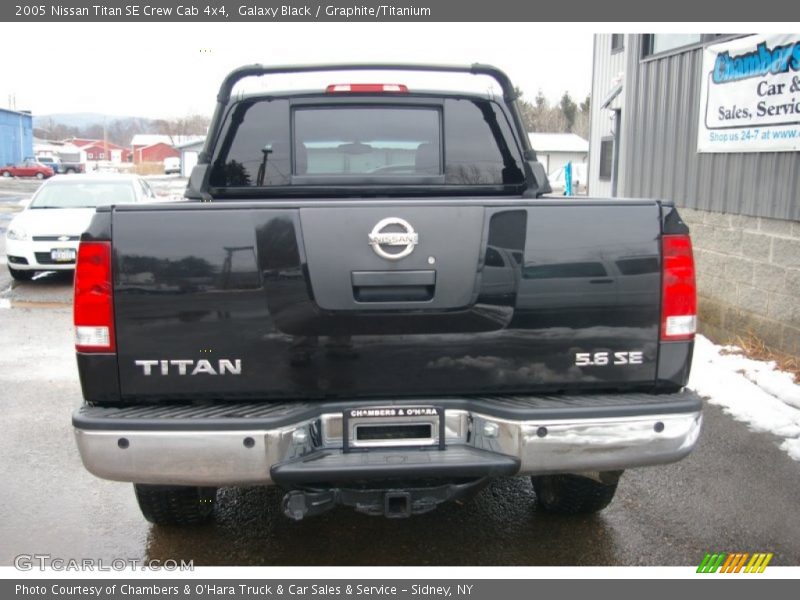 Galaxy Black / Graphite/Titanium 2005 Nissan Titan SE Crew Cab 4x4