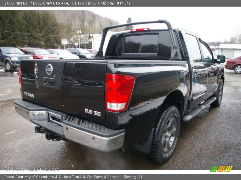Galaxy Black / Graphite/Titanium 2005 Nissan Titan SE Crew Cab 4x4