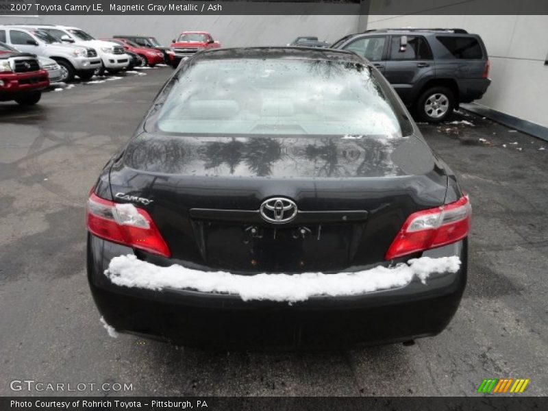 Magnetic Gray Metallic / Ash 2007 Toyota Camry LE