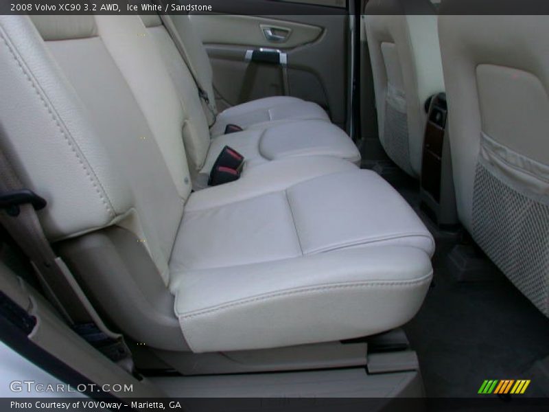 Ice White / Sandstone 2008 Volvo XC90 3.2 AWD