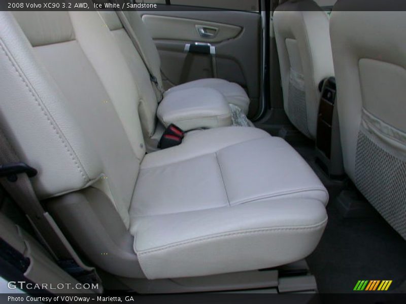 Ice White / Sandstone 2008 Volvo XC90 3.2 AWD