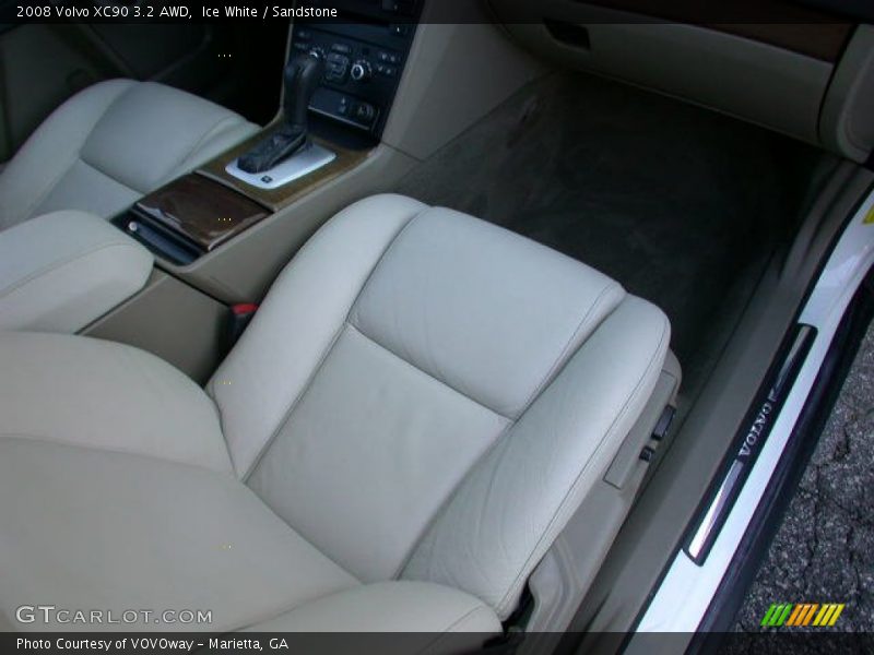 Ice White / Sandstone 2008 Volvo XC90 3.2 AWD