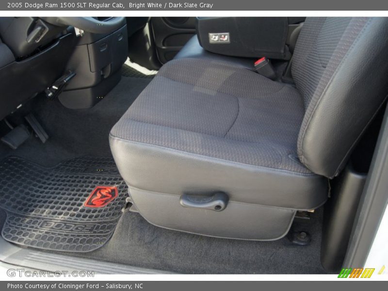 Bright White / Dark Slate Gray 2005 Dodge Ram 1500 SLT Regular Cab