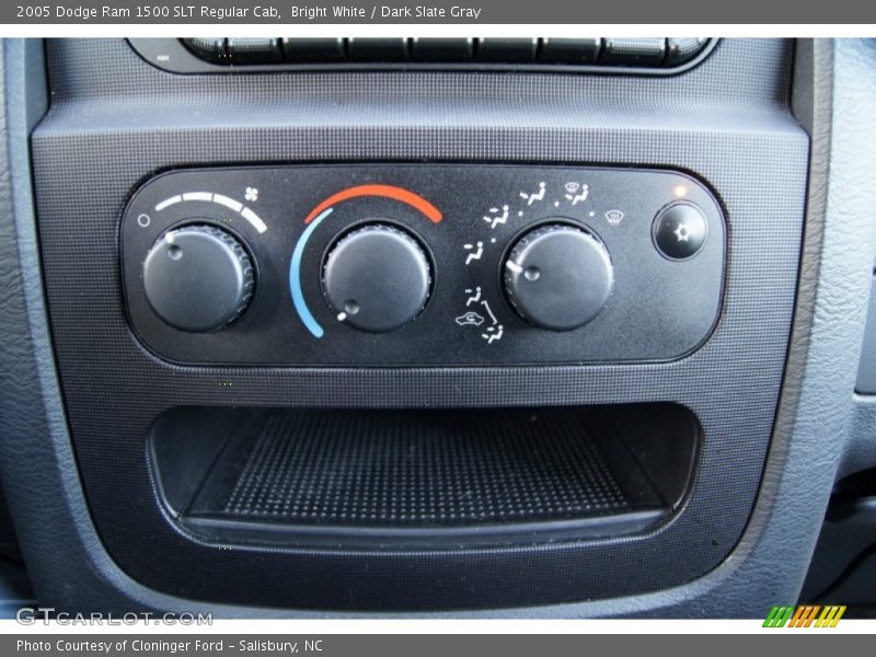 Bright White / Dark Slate Gray 2005 Dodge Ram 1500 SLT Regular Cab