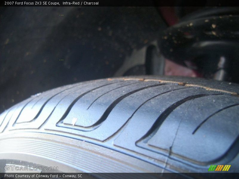 Infra-Red / Charcoal 2007 Ford Focus ZX3 SE Coupe