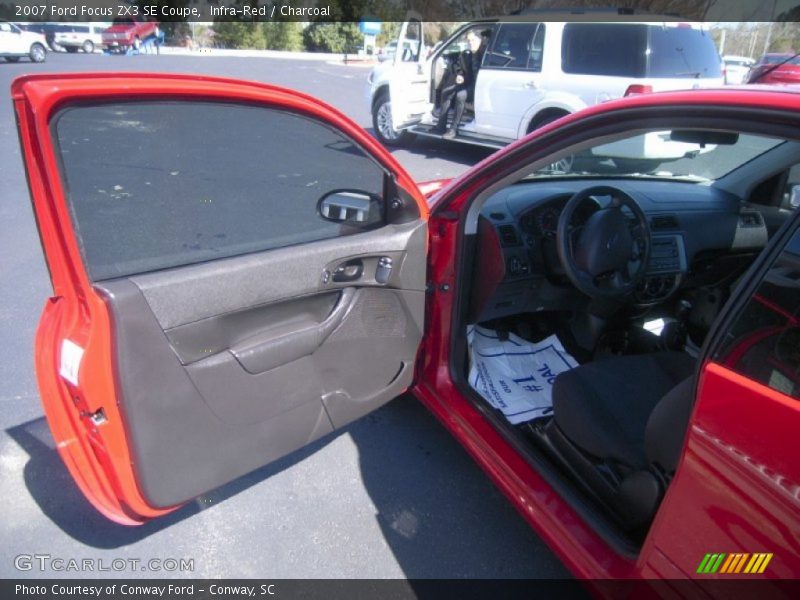 Infra-Red / Charcoal 2007 Ford Focus ZX3 SE Coupe