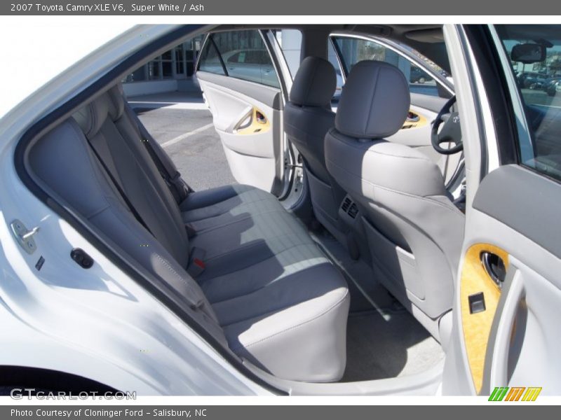 Super White / Ash 2007 Toyota Camry XLE V6